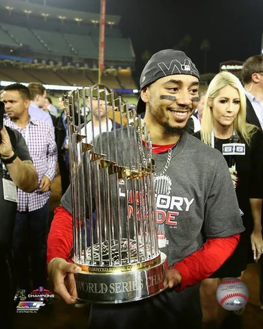 Boston Red Sox MOOKIE BETTS HOLDING 2018 WORLD SERIES TROPHY 8x10 Photo Cover