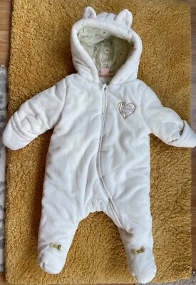 Traje de nieve infantil Juicy Couture crema y dorado talla 0-3 meses Foto 1 de 4