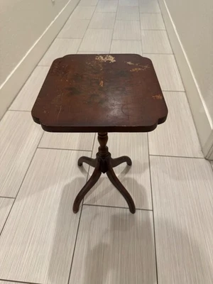 American Antique "Hitchcock"  Four Leg table - Image 1 of 4