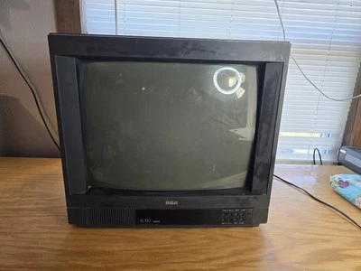 RCA XL100 13 Inch CRT TV Retro Gaming Television - Image 1 of 4