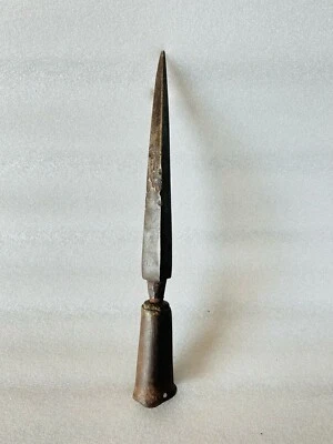Antique Heavy Iron Hand Forged Spear Head Old Iron Mughal Period Spear Bhala - Image 1 of 4