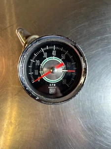 Stewart Warner Greenline Pedestal Tachometer 8,000 RPM 970B SW Tach Yenko Camaro - Foto 1 di 6
