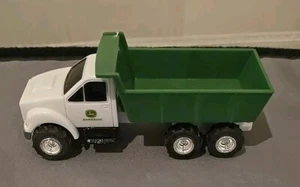 Camión de volteo blanco John Deere equipo de construcción Ertl escala 1:64 4 1/4" V2 - Imagen 1 de 6
