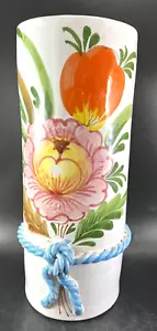 Vaso italiano vintage rotondo disegno floreale e frutta con nappa blu intrecciata - Foto 1 di 13