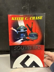 “Souvenirs By Keith C. Chase Paperback - BC1D - Foto 1 di 14