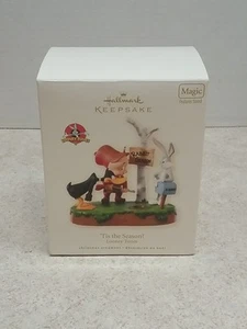 Hallmark Keepsake Looney Tunes è la stagione? Ornamento Bugs Elmer Daffy con suono - Foto 1 di 6