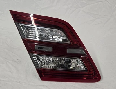 Conjunto de luces traseras interiores para conductor izquierdo Ford Taurus Limited 2013-2019 exterior trasero izquierdo Foto 1 de 4
