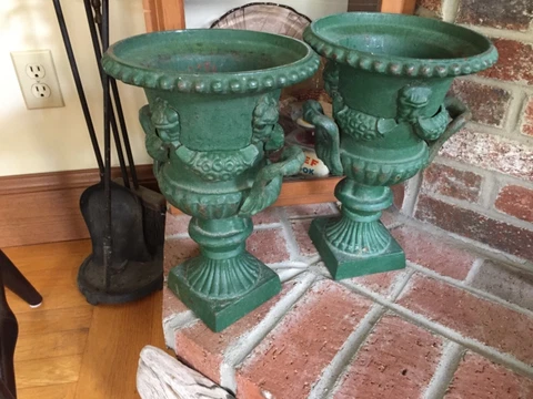 ANTIQUE PAIR NORTHWIND GREEN CAST IRON GARDEN URNS PLANTERS 13x9  CHRISTMAS DECO Cover