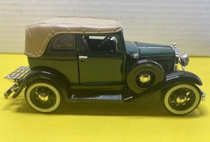 1/32 National Motor Museum Mint Diecast '32 Ford Convertible Sedan. Sehr guter Zustand ohne Karton - Bild 1 von 8