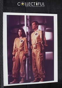 JAMES BOND - MOONRAKER - PHOTO/STILL - 007 (ROGER MOORE W/ HOLLY GOODHEAD π₯381 - Picture 1 of 1