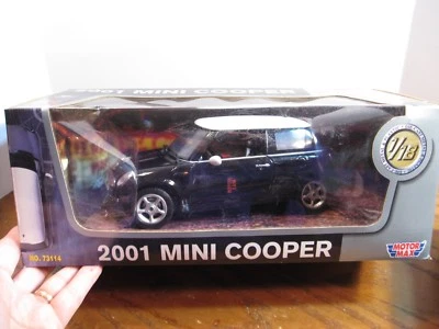 Motor Max - 2001 Mini Cooper - Die Cast Metal & Plastic - 1:18 Scale  - Image 1 of 4