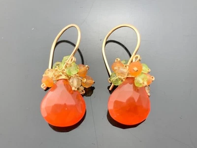 Pendientes con racimo de peridoto cornalina citrino · Rellenos de oro de 14K o plata de ley Foto 1 de 4