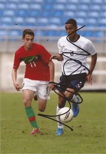 ENGLAND & SHEFFIELD UNITED: MAX LOWE SIGNED 6x4 ACTION PHOTO+COA - Picture 1 of 1