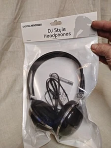 Digital Gadgets DJ Style Headphones NIP Black - Picture 1 of 1