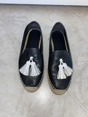 Alpargatas de couro preto com borla Burberry  - Imagem 1 de 4