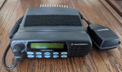 Motorola CDM1550 LS+ UHF 403-470 MHz 160 Channel 40 Watt AAM25RKF9DP6AN W/Mic - Image 1 of 4