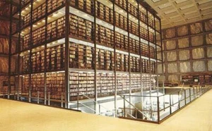 Postcard CT New Haven Yale University Beinecke Rare Book & MSS Library NrMINT - Picture 1 of 1