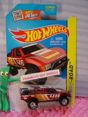 Camión todoterreno Toyota SUPER Treasure Hunt #120✰rojo✰2015 Hot Wheels con protector Foto 1 de 3