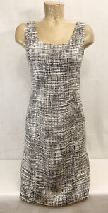 Ellen Tracy Gray White Sheath Dress Size 4 17" Sleeveless Lined Knit Textured