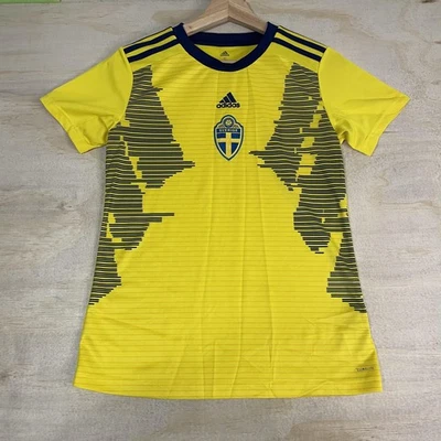 Camiseta de la Selección Nacional de Suecia Mujer Pequeña Amarilla Fútbol Fútbol Adidas Climalite Foto 1 de 4
