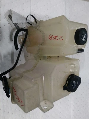 Used Washer Fluid Reservoir fits: 2012 Chevrolet Colorado w/integrated washer an Foto 1 de 4