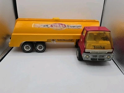 Semirremolque Tonka Super Tanker años 70 un buen juguete antiguo para 26" de largo Foto 1 de 4