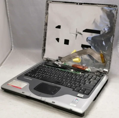 FOR PARTS 14.1" HP Presario 2100 (NO CPU/NO RAM/NO HDD) - Image 1 of 4