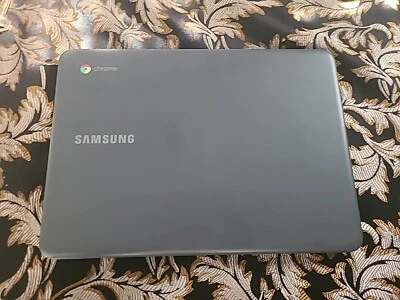 Samsung Chromebook 3 XE501C13-K02US 11,6 pulgadas (32 GB, Intel Celeron N 1.60, 32 GB) Foto 1 de 3