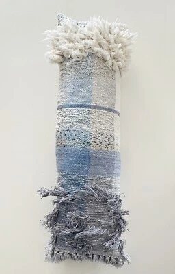 Almohada lumbar con flecos y lentejuelas ANTHROPOLOGIE Foto 1 de 4