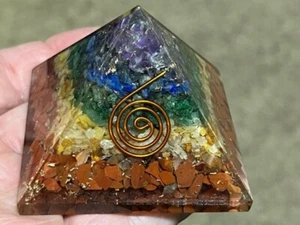 PIRÁMIDE DE ORGONITA CHAKRA DE ALTA ENERGÍA/PODEROSA CURACIÓN DE 2 3/4 - Imagen 1 de 12