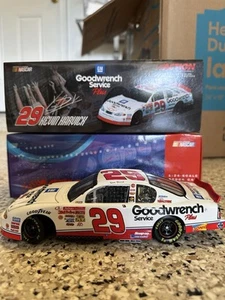 Action 1:24 Kevin Harvick #29 GM Goodwrench Service Plus 2001 Monte Carlo Bank - Picture 1 of 1
