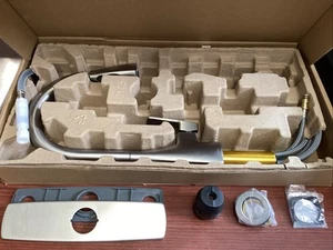 NEW Cleveland 76162SRS Spot Resist Stainless Pulldown Kitchen Faucet B29 - Picture 1 of 2