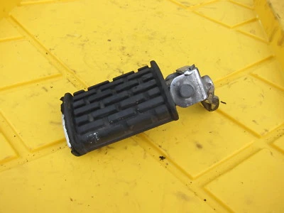 Yamaha Venture Royale XVZ1200D 1984 OEM REPOSAPIÉS DELANTERO DERECHO CLAVIJA PASO Foto 1 de 4