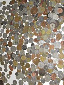 5 lbs of WORLD FOREIGN COINS, mixed bulk lot. Many Countries! Actual Pictured - Picture 1 of 18