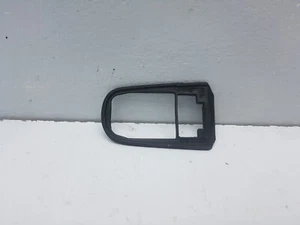 MB 320 W210 99-02 Front Door Exterior Open Pull Handle Mounting Bracket Pad Seal - Picture 1 of 9