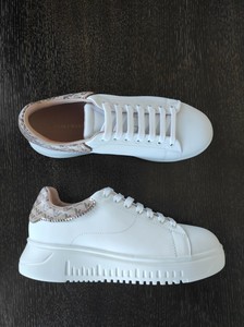 Sneakers Bianche da donna Armani, Collezione Estate 2022 - Stileo.it