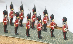 10 Guardias marchando F12p PINTADO OO Escala Langley Modelos Personas Figuras 1/76 - Imagen 1 de 3