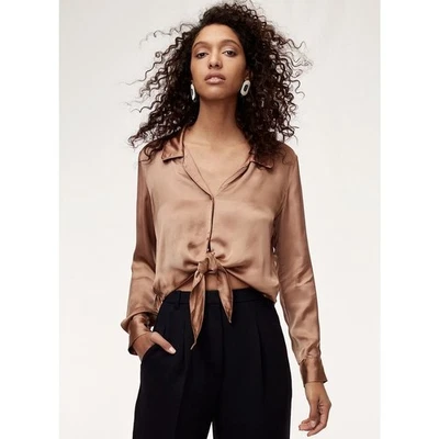 Blusa Aritzia Wilfred marrom seda cetim manga longa amarrar botão para cima XXS - Imagem 1 de 4