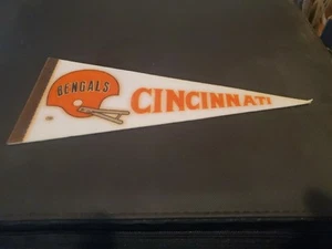 Vintage 1970s NFL Cincinnati Bengals Old Logo Mini Felt Football Pennant 9” x 4" - Picture 1 of 2