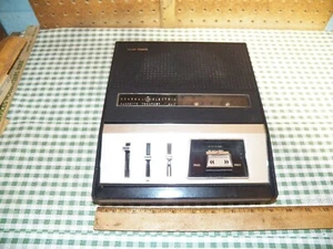 Grabadora Portátil Cassette Vintage GENERAL ELECTRIC Modelo M-8415 - COMO ESTÁ - Imagen 1 de 10