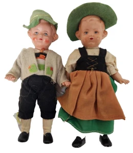 2 Vintage Zelluloid Antik PlasiBaby Deutsche Lederhosen Junge Dirndl Mädchen Puppe Set - Bild 1 von 9