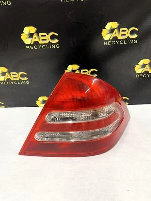 Conjunto de luz trasera pasajero derecho mercedes-benz c240 2001-2004 Foto 1 de 4