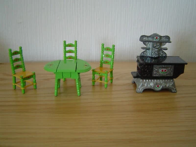 Mattel Cleveland Metal kitchen Stove + Drop Leaf Table + 3 Chairs "The Littles" - Image 1 of 4