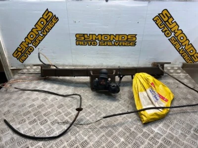 2001 MITSUBISHI SHOGUN - 3.0L PETROL - TOW BAR WITH BOLTS - Image 1 of 4