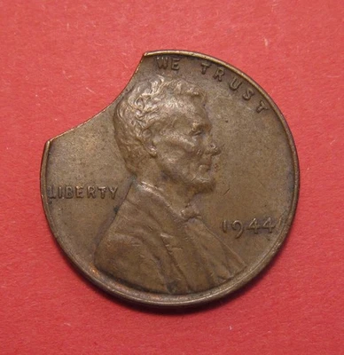 1944 Lincoln Wheat Cent Mint Error - Clipped Planchet - Image 1 of 2
