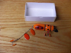 Schöner moderner C Hines CCBC Style Käferköder in orange roter Farbe - Bild 1 von 6