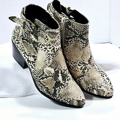 Qupid Womens Ankle Boots Size 7.5 M Buckle Side Zip Snake Print NWOB - Image 1 of 4
