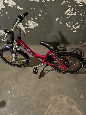 2 Fahrräder  Zu Verkaufen Das Pinke Für 80€ Und Das Orange Für 70€ - Bild 1 von 3