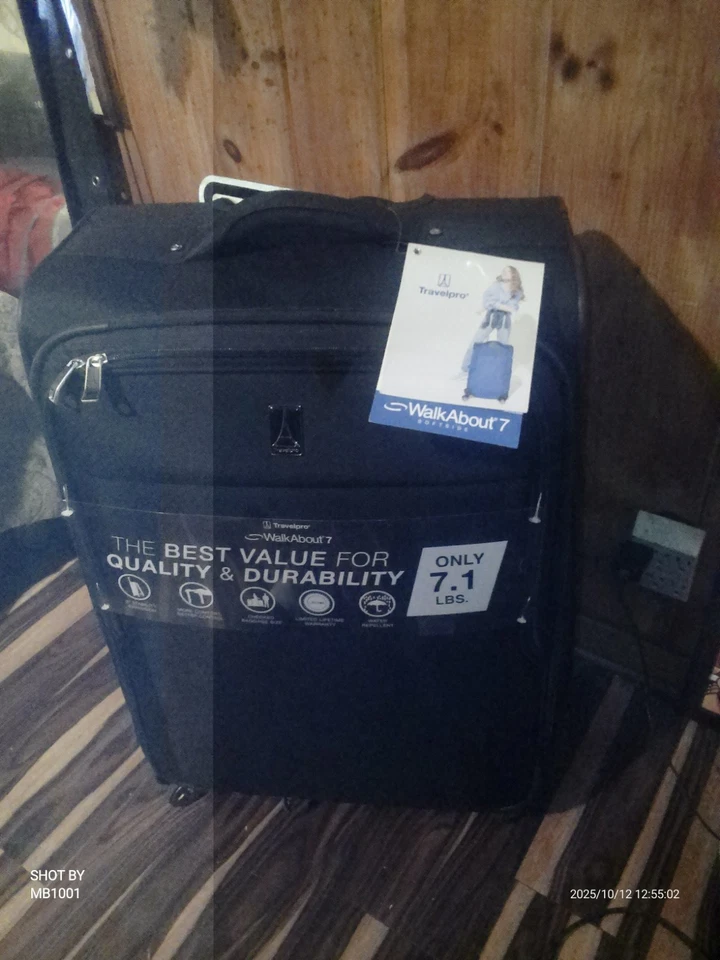 Travelpro WalkAbout 7 ручная кладь расширяемый спиннер цвет черный - Изображение 1 из 1