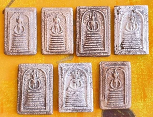 7 Plaque votive Bouddha Moine Kat Chaiyo amulette terre cuite sacré Thaïlande - Picture 1 of 16